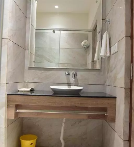 هتل Crystal Grand