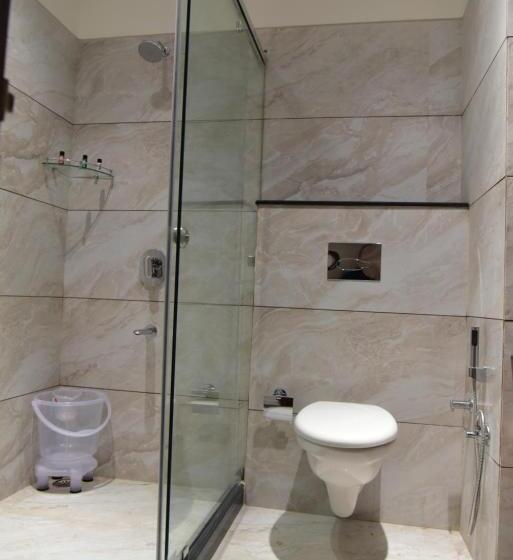 בית מלון כפרי Crystal Grand