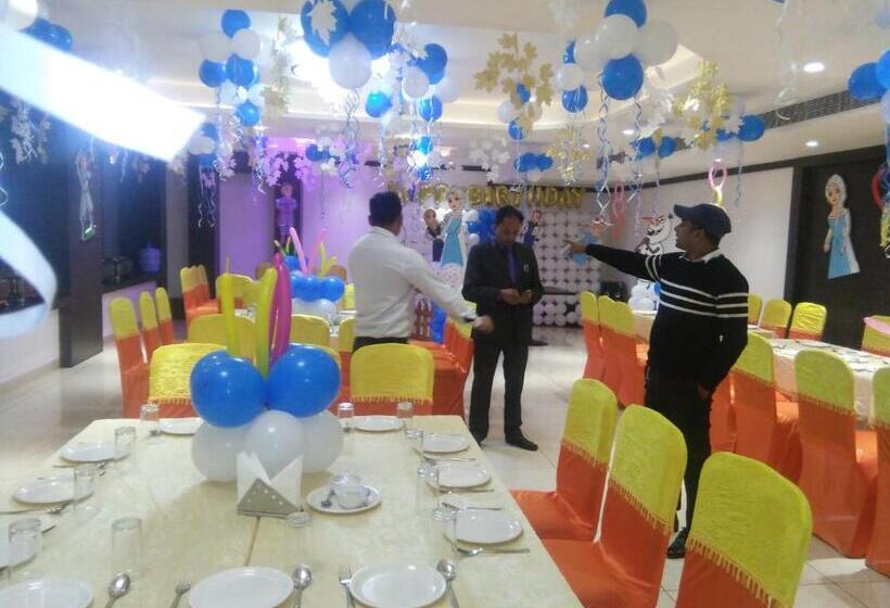 בית מלון כפרי Crystal Grand