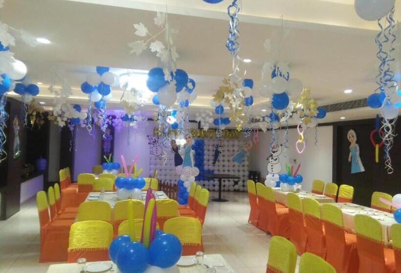 בית מלון כפרי Crystal Grand