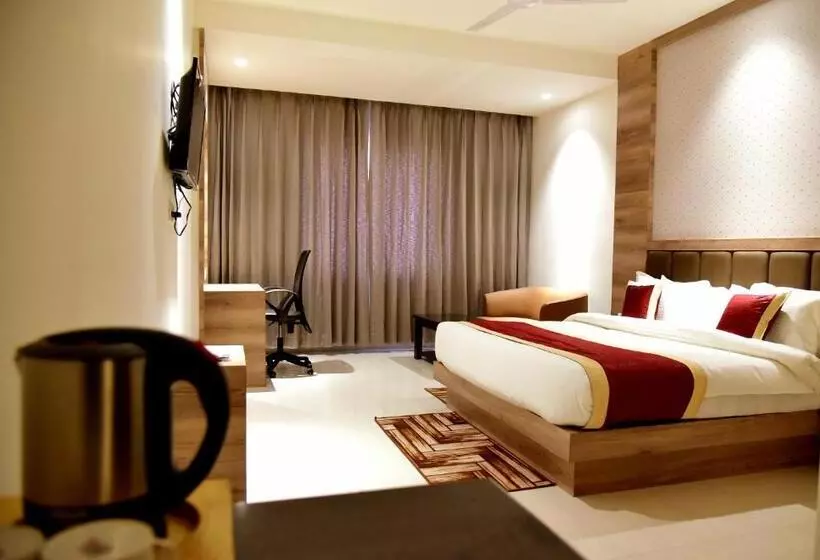هتل Crystal Grand