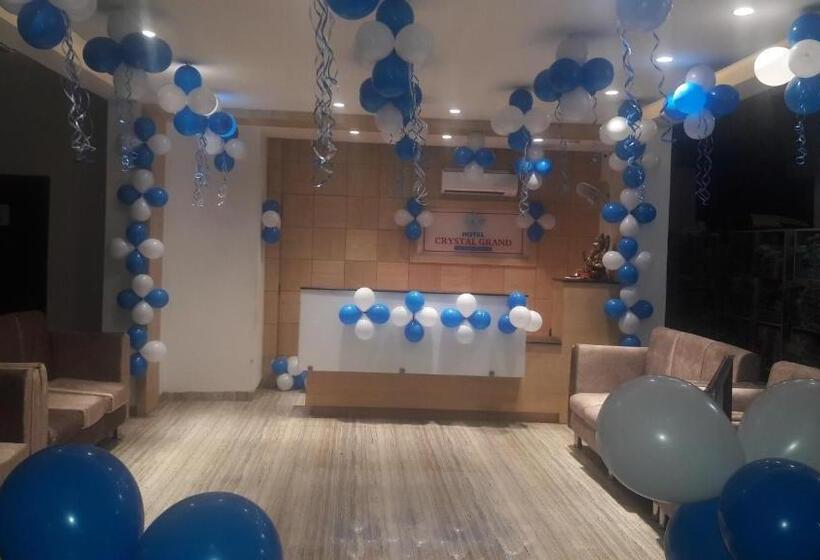 בית מלון כפרי Crystal Grand