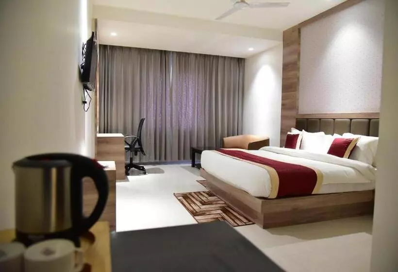 هتل Crystal Grand