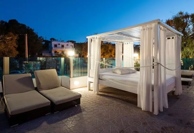 Aparthotel Puerto Cala Vadella