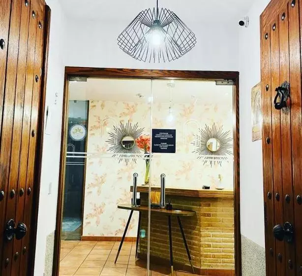 هتل Alda Hospedería De Los Reyes