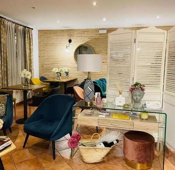 هتل Alda Hospedería De Los Reyes