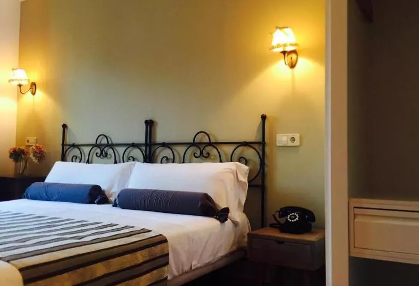 هتل Alda Hospedería De Los Reyes