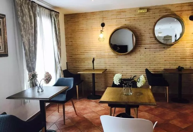 هتل Alda Hospedería De Los Reyes