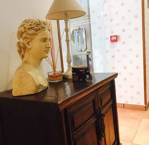 هتل Alda Hospedería De Los Reyes