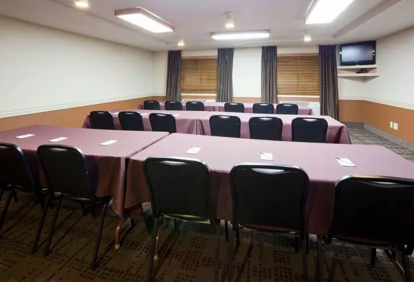 فندق Americinn By Wyndham Osceola