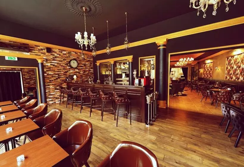 בית מלון כפרי Capital With Private Wellness