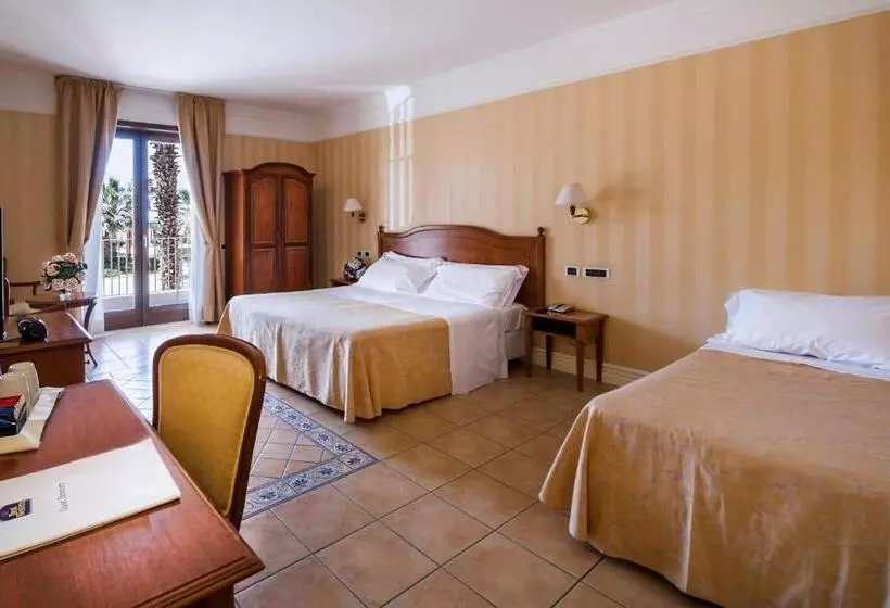 Отель Dioscuri Bay Palace