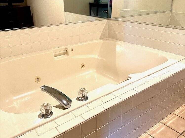 בית מלון כפרי Haven Inn & Suites