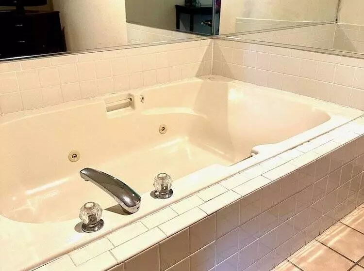 Отель Haven Inn & Suites