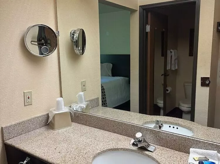 Отель Haven Inn & Suites