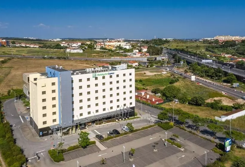 Отель Holiday Inn Express Lisbon Oeiras, An Ihg