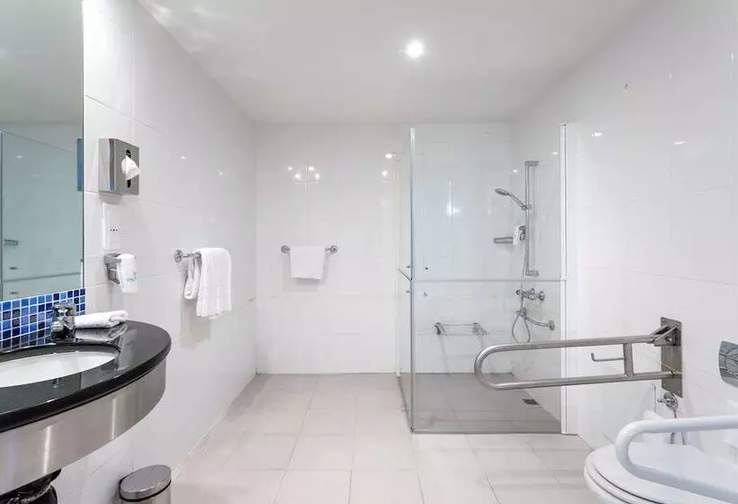 Отель Holiday Inn Express Lisbon Oeiras, An Ihg