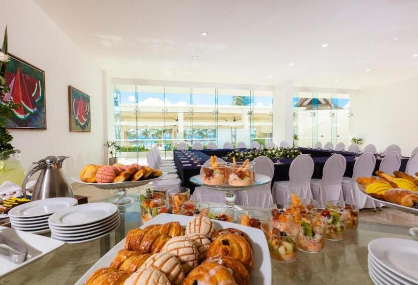 هتل Krystal Cancun