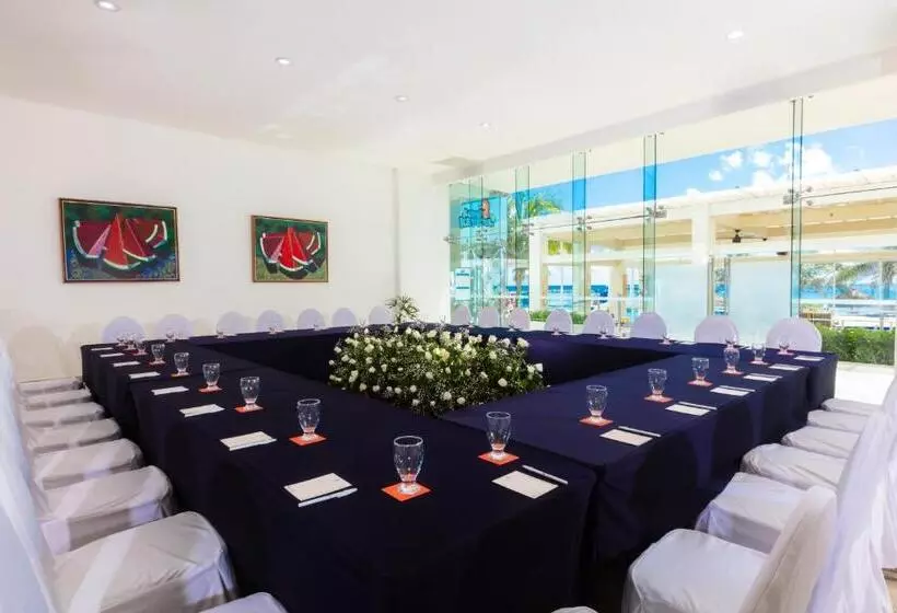 בית מלון כפרי Krystal Cancun