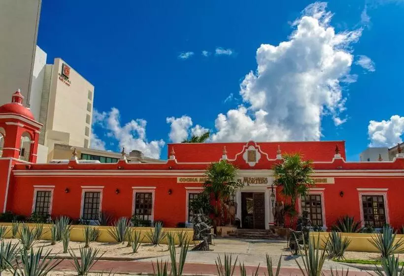 בית מלון כפרי Krystal Cancun