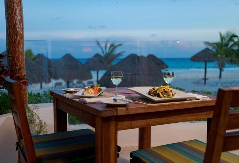 هتل Krystal Cancun