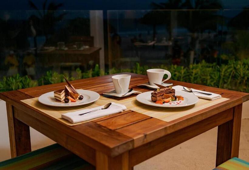 هتل Krystal Cancun