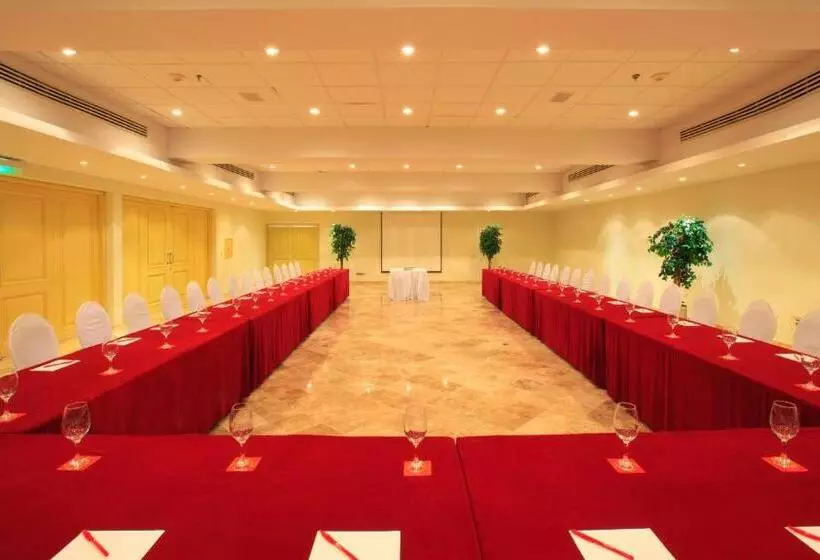 בית מלון כפרי Krystal Cancun