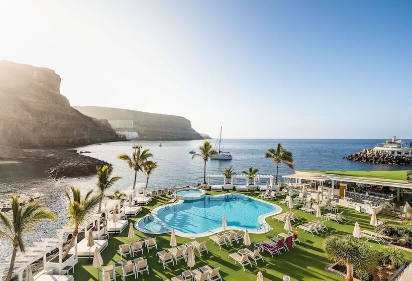 ホテル LIVVO Puerto de Mogan