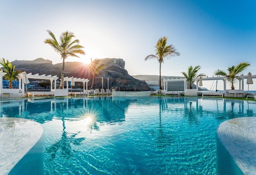 ホテル LIVVO Puerto de Mogan