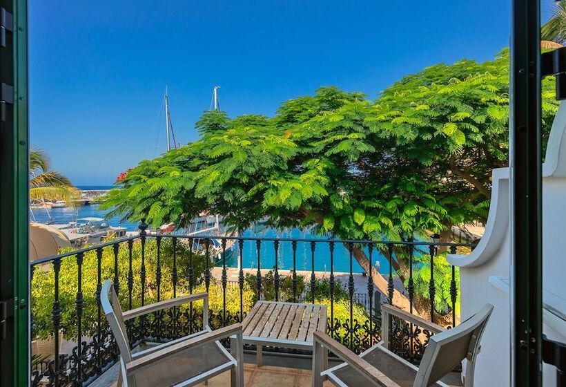 ホテル LIVVO Puerto de Mogan