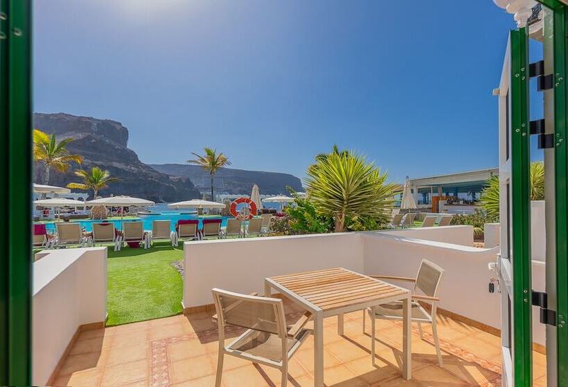 ホテル LIVVO Puerto de Mogan