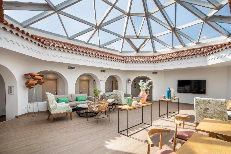 ホテル LIVVO Puerto de Mogan