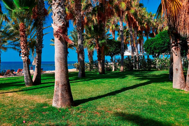 هتل Louis Phaethon Beach