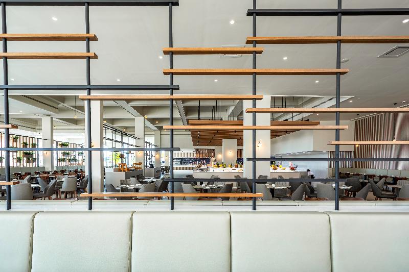 هتل Louis Phaethon Beach