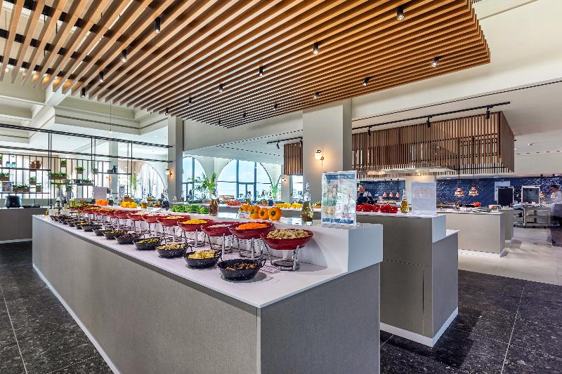 هتل Louis Phaethon Beach