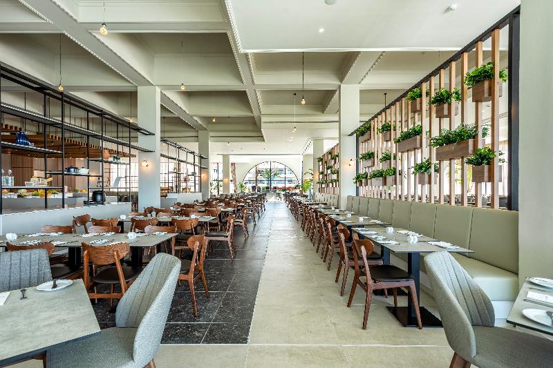 هتل Louis Phaethon Beach