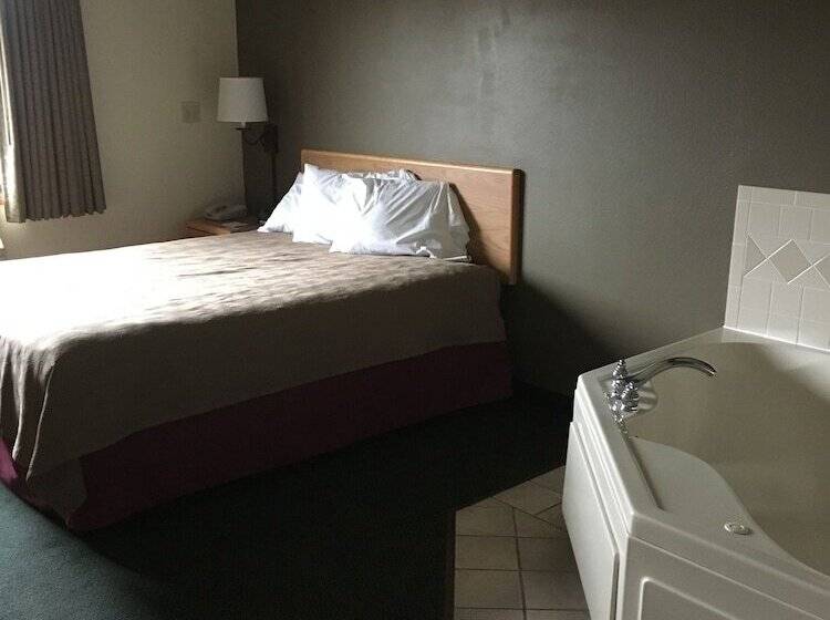 Hotel Moose Lake Lodge & Suites