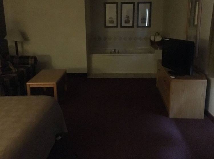 Hotel Moose Lake Lodge & Suites