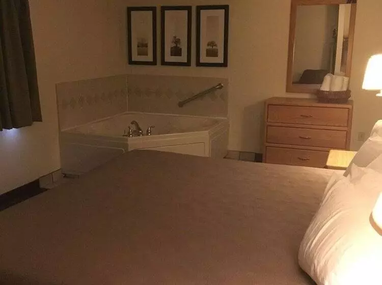 Hotelli Moose Lake Lodge & Suites