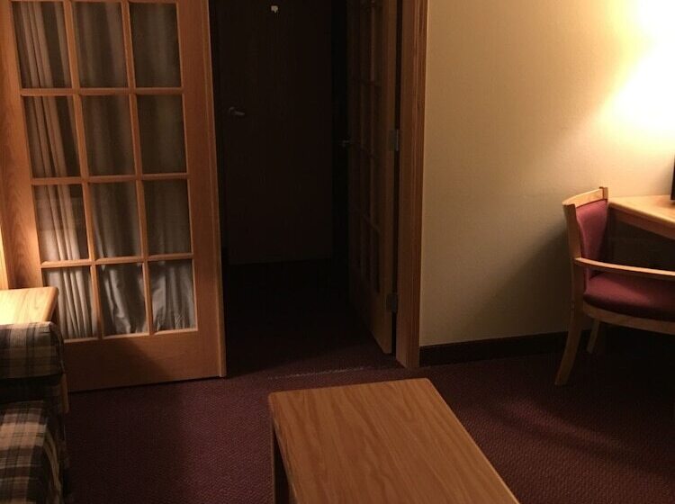 Hotel Moose Lake Lodge & Suites