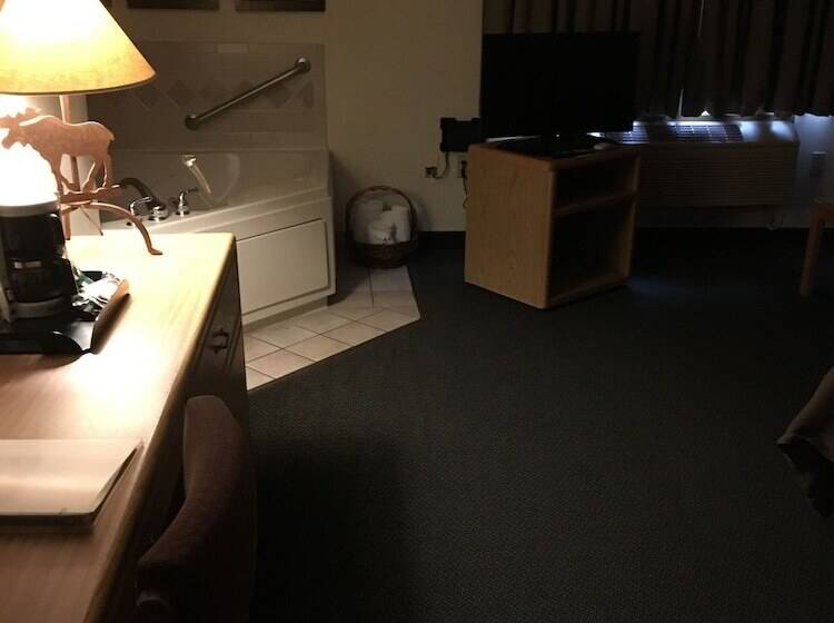 Hotel Moose Lake Lodge & Suites