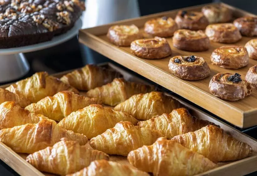 هتل NH Collection Madrid Paseo Del Prado