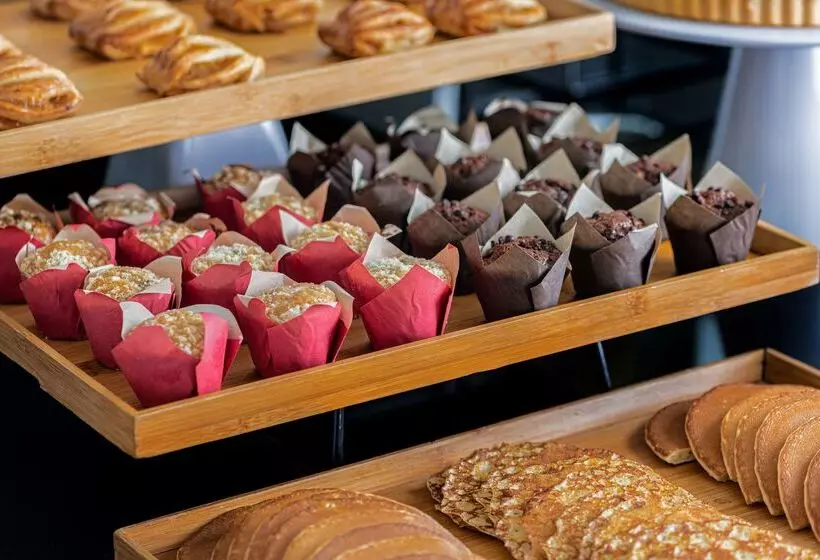 هتل NH Collection Madrid Paseo Del Prado