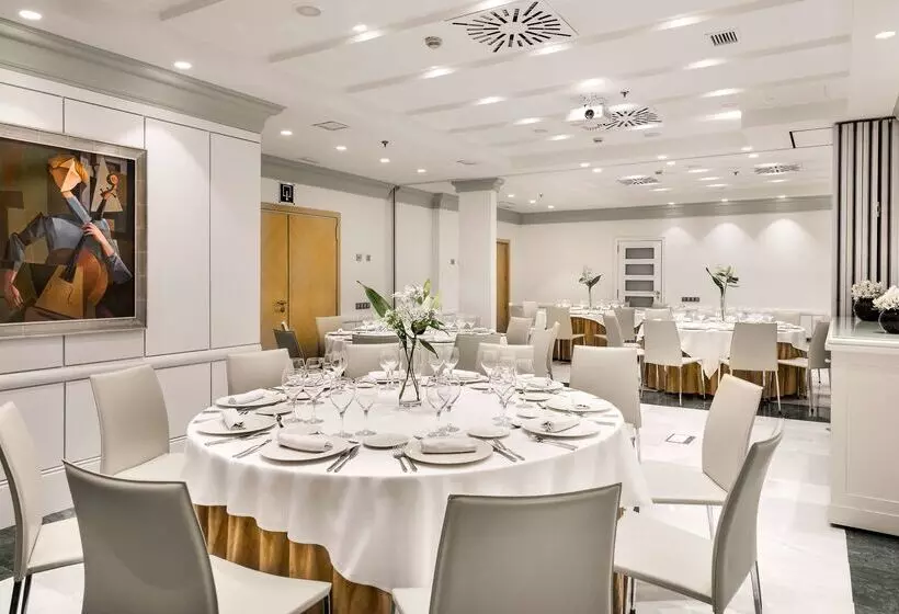 هتل NH Collection Madrid Paseo Del Prado