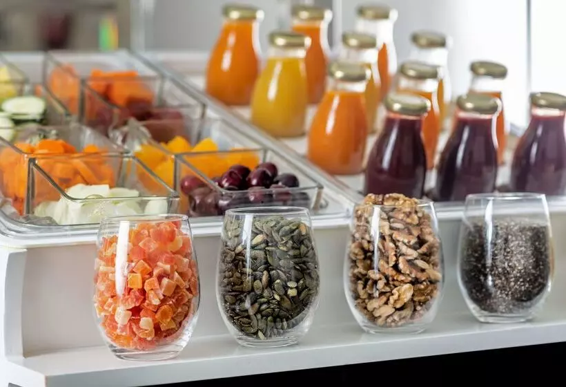 هتل NH Collection Madrid Paseo Del Prado