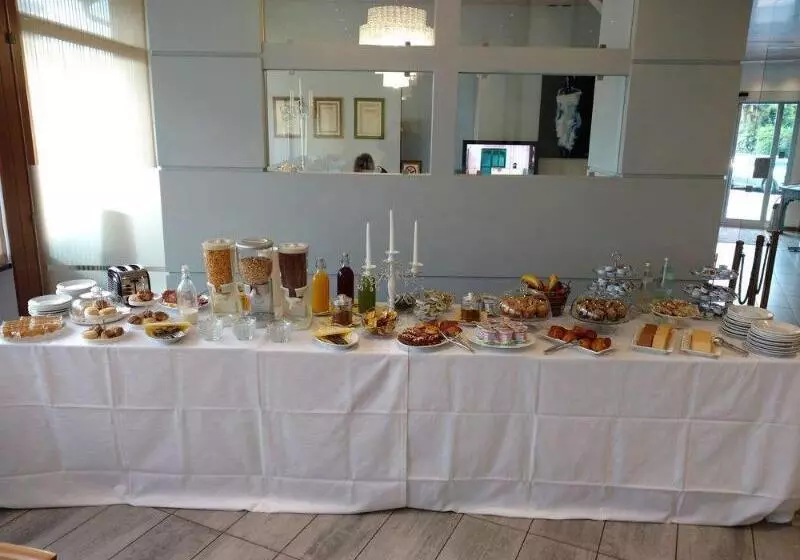 Отель Nuova Italia