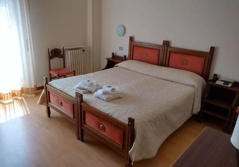 Отель Nuova Italia