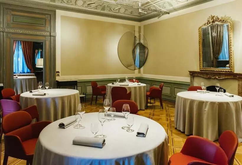 فندق Relais & Chateaux Villa Crespi