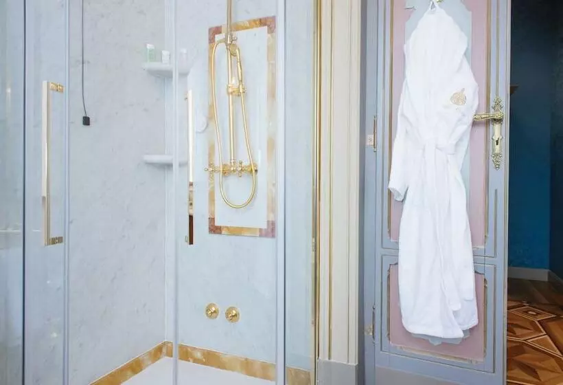 فندق Relais & Chateaux Villa Crespi