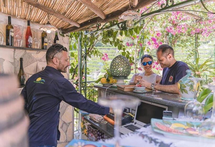 تختخواب و صبحانه Montagnella Relax